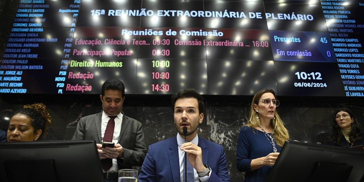 Gratuidade no transporte público coletivo intermunicipal de passageiros, nas regiões metropolitanas do Estado foi aprovada em 1º turno (Alexandre Netto / ALMG)