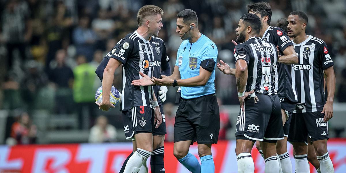 Reclamações seguem pelas redes sociais um dia após o jogo (Pedro Souza / Atlético)