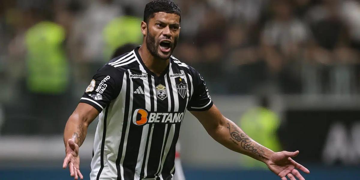 26 dos 50 cartões recebidos por Hulk foram por reclamação 