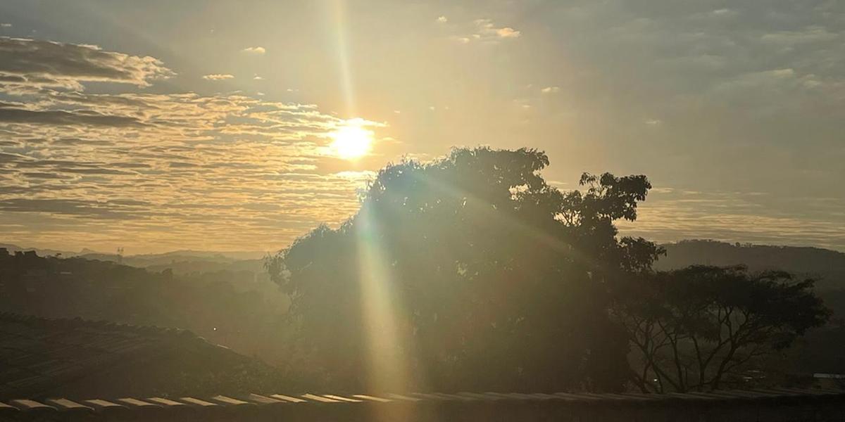 Solstício, que em latim significa “sol parado”, foi definido após astrônomos observarem que o sol “parava” quando atingia um ponto máximo duas vezes por ano, em junho e dezembro. (Gledson Leão/Hoje em Dia)