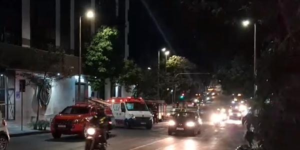 Vítimas foram atendidas por ambulâncias do Samu e Corpo de Bombeiros (Reprodução/Redes Sociais)