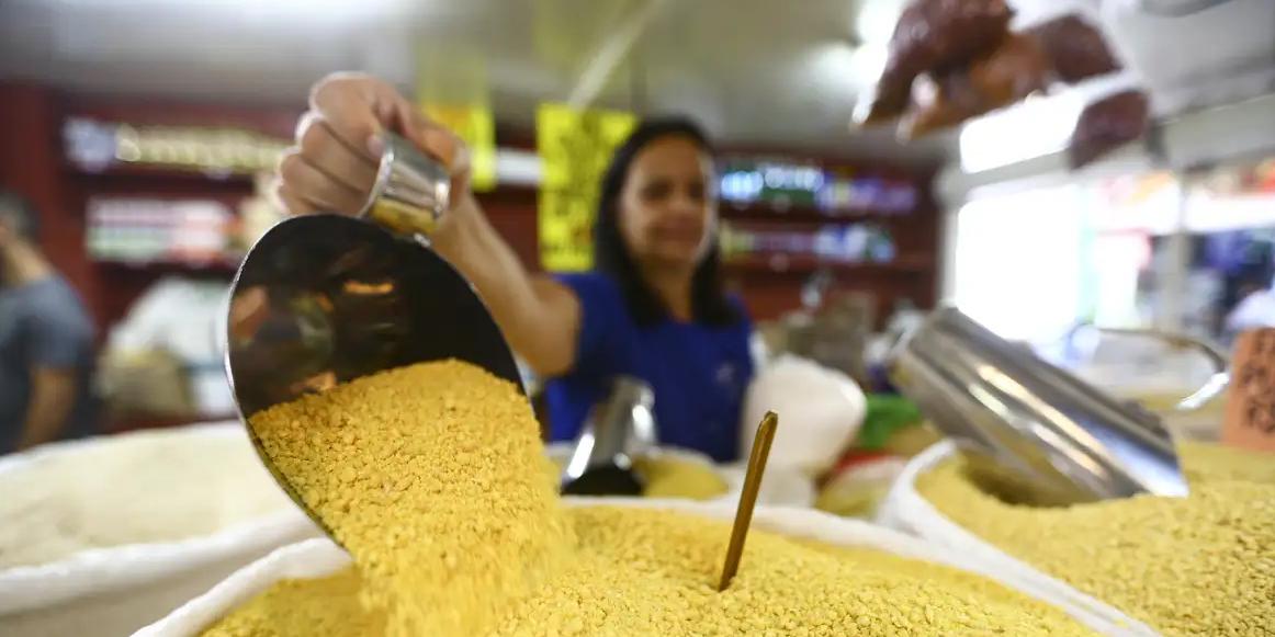 De acordo com o IBGE, 37% deles tinham carteira assinada (Marcelo Camargo/Agência Brasil)
