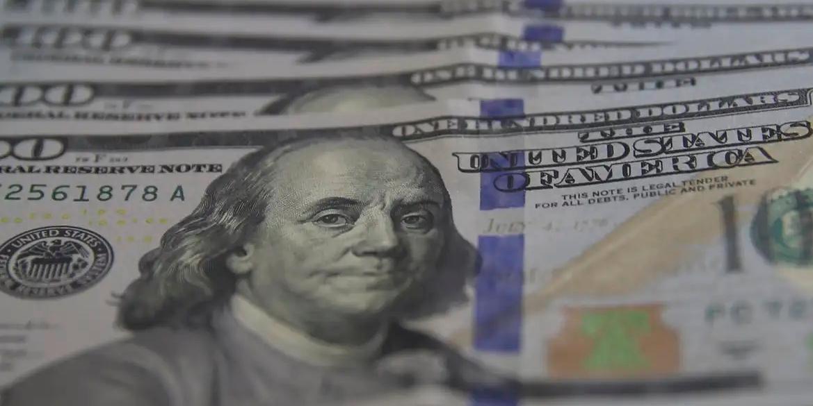 Dólar fecha abaixo de R$ 5,40 e bolsa sobe 1,07% (Valter Campanato / Arquivo / Agência Brasil)