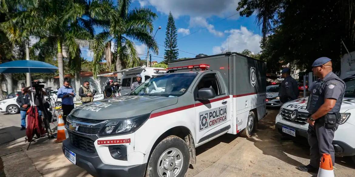 Médicos usaram reconhecimento digital e histórico odontológico para identificar vítimas (Paulo Pinto / Agência Brasil)