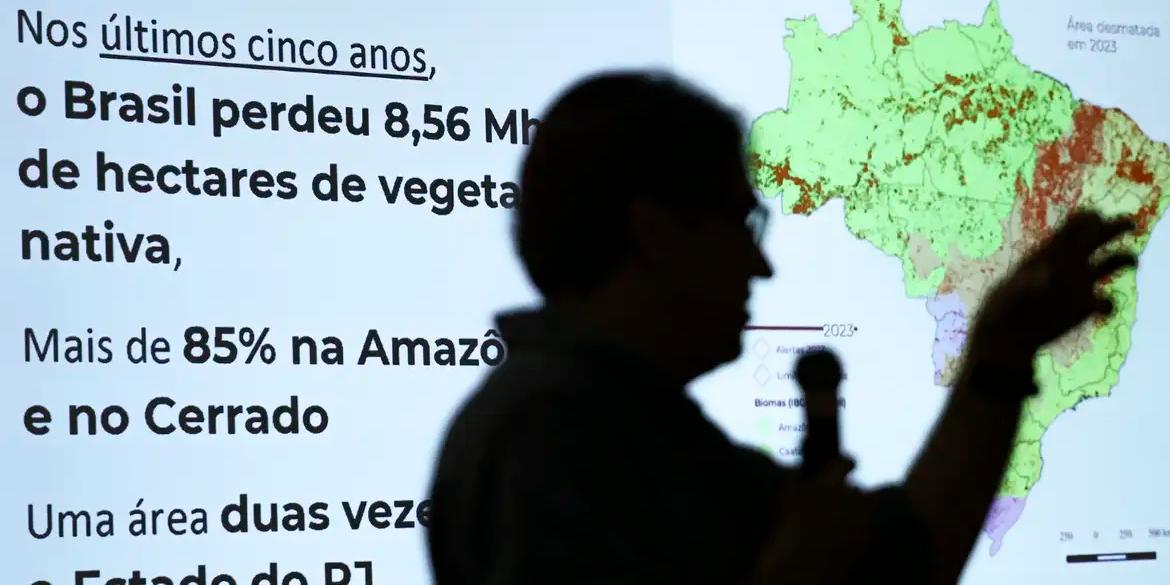 Coordenador geral do Mapbiomas, Tasso Azevedo, durante o lançamento do Relatório Anual do Desmatamento (Marcelo Camargo/Agência Brasil)