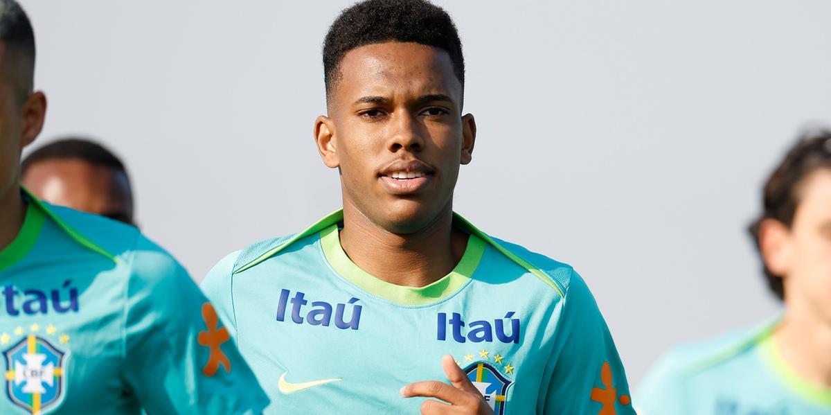 Estevão destaca convivência com ídolos na Seleção Brasileira (Rafael Ribeiro/CBF)