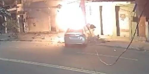Motorista estava em alta velocidade e colidiu com poste no Rio de Janeiro (Reprodução/ Redes Sociais)