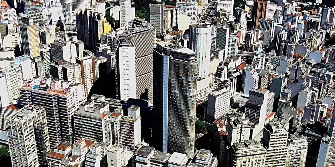 Maior parte dos domicílios alugados é ocupada por pessoas que vivem sozinhas (27,8%) ou famílias monoparentais (35,8%) (ARQUIVO/AGÊNCIA BRASIL)