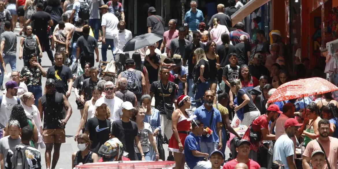 Instituto aponta crescimento de 0,39% na população brasileira em um ano (Paulo Pinto / Agência Brasil)