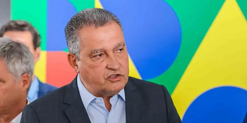 “Aqui vai precisar trabalhar muito, comer menos banana com casca e trabalhar bastante pelo povo de Minas”, disse Rui Costa (Wallisson Breno / PR)