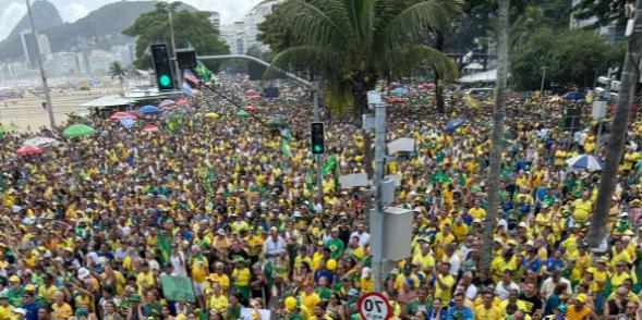 Ato em Copacabana, no Rio de Janeiro (Redes Sociais/Reprodução)