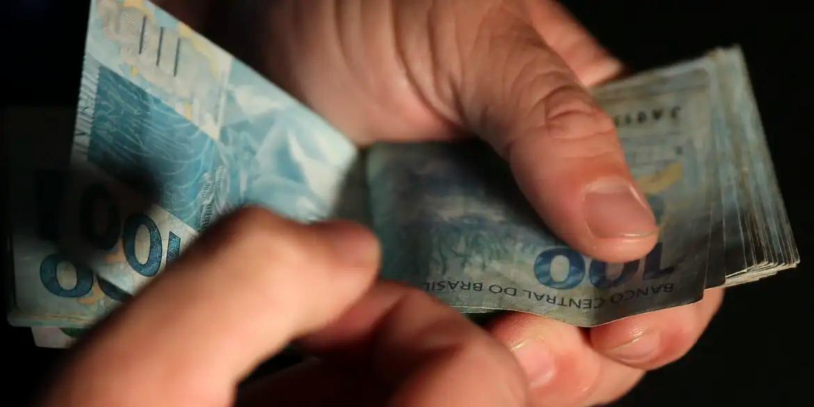 Dos 40,6 milhões de beneficiários do INSS, ao menos seis milhões tiveram alguma mensalidade associativa descontada (JOSÉ CRUZ/AGÊNCIA BRASIL)