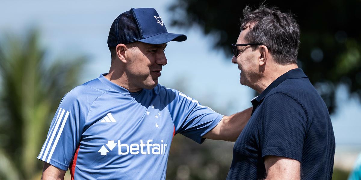 Leonardo Jardim e Pedro Lourenço (Foto: Gustavo Aleixo/Cruzeiro)