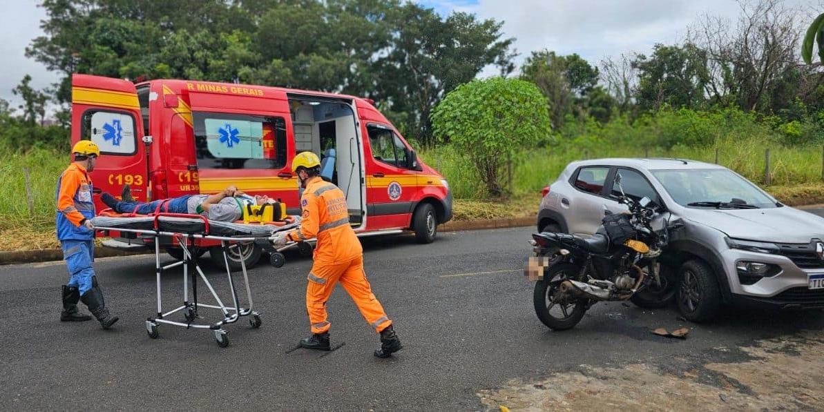 Garupa da moto, uma mulher, ficou gravemente ferida (Corpo de Bombeiros)