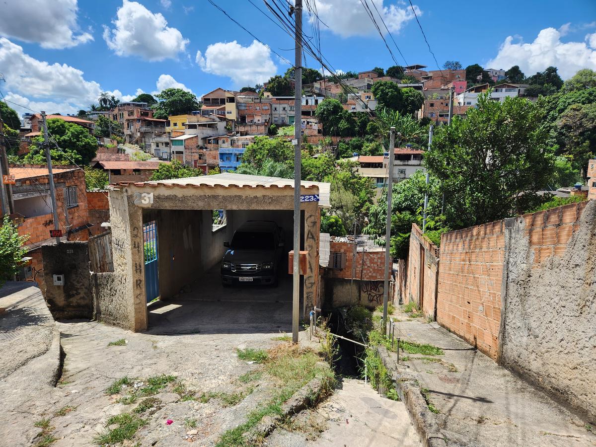Criança de 6 anos teria presenciado o crime e ficou ferida por estilhaços de bala (Foto: Maurício Vieira/Hoje em Dia)