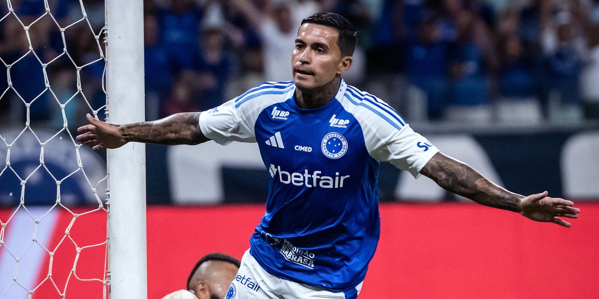 Dudu marcou o primeiro do Cruzeiro na partida (Gustavo Aleixo)