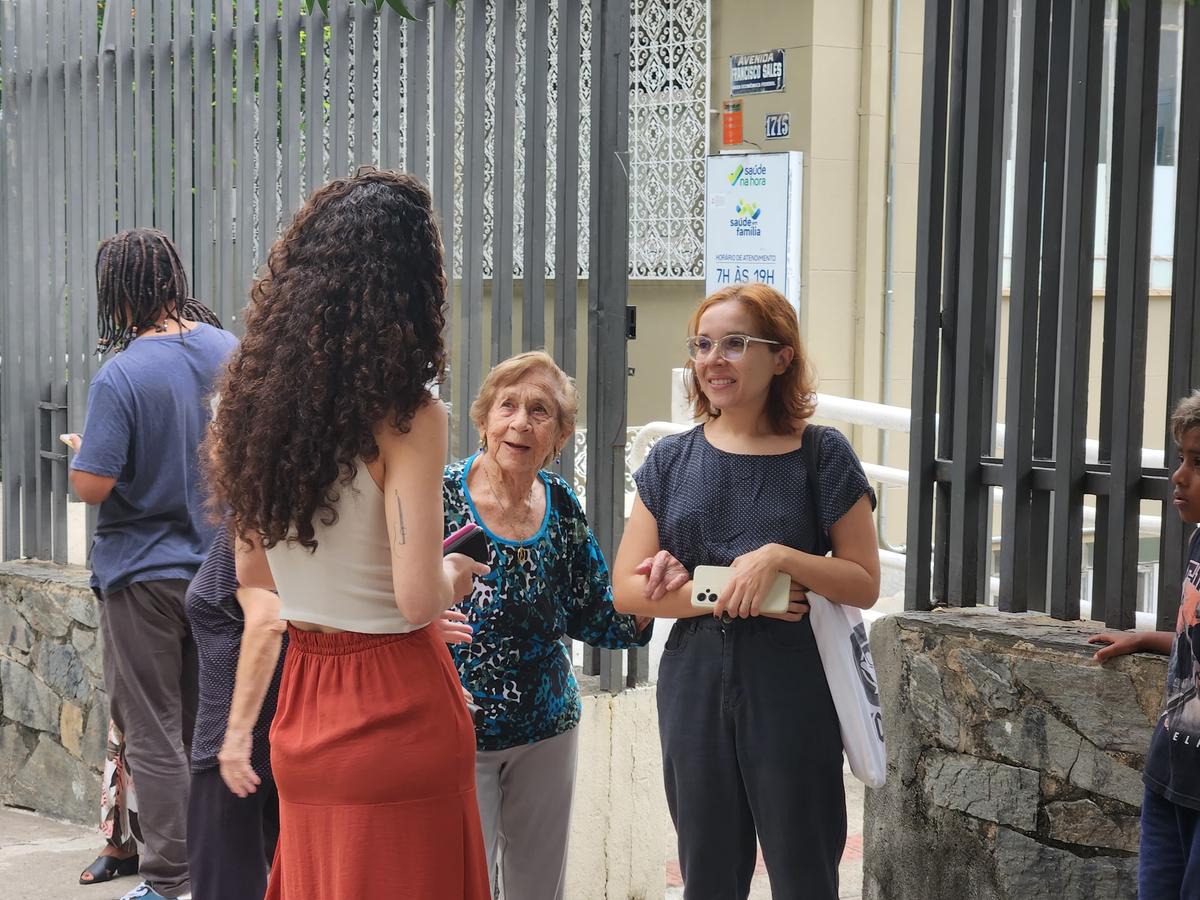 Idosos foram até o Centro de Saúde Carlos Chagas, no bairro Santa Efigênia, para receber a vacina contra a gripe (Maurício Vieira/ Hoje em Dia)