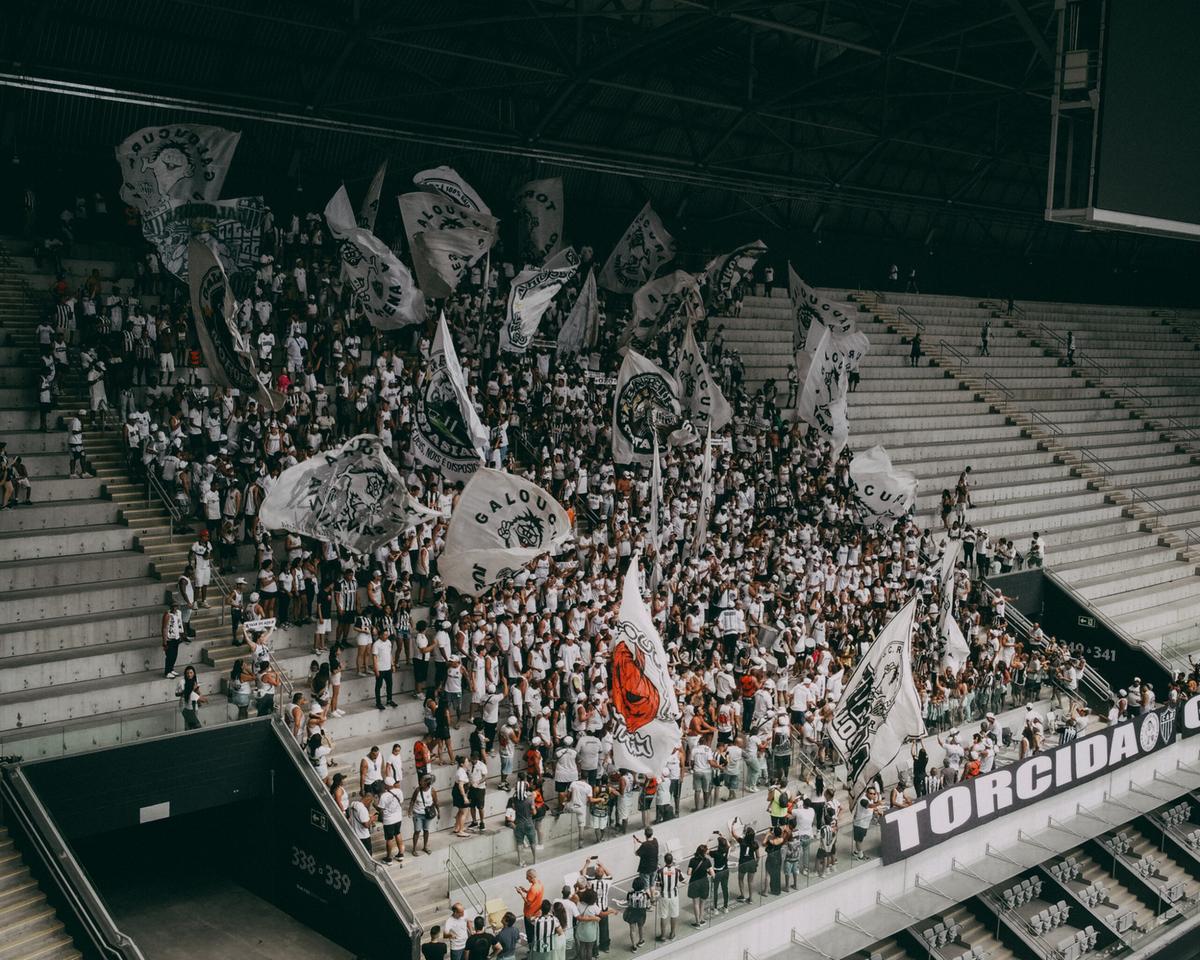 Arena MRV passa por teste nas arquibancadas (Luis Amaral/Galo)