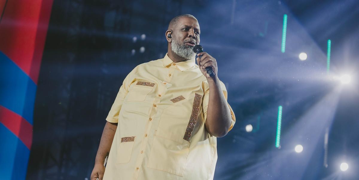 Com 38 anos de carreira, Péricles é o grande porta-voz do mais brasileiro dos ritmos: o samba e o pagode (@vitorbrjr)