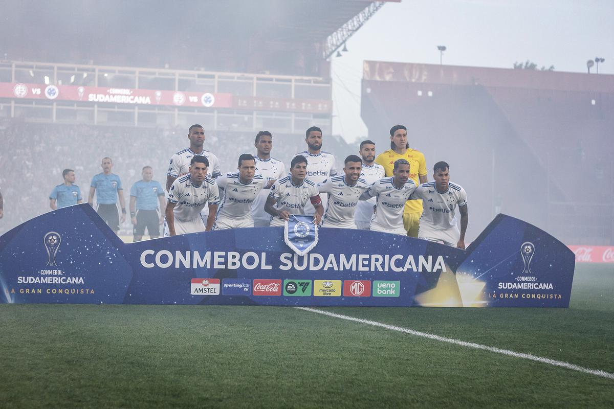 Lanús x Cruzeiro, em La Fortaleza, em Buenos Aires (Foto: Gustavo Aleixo/Cruzeiro)