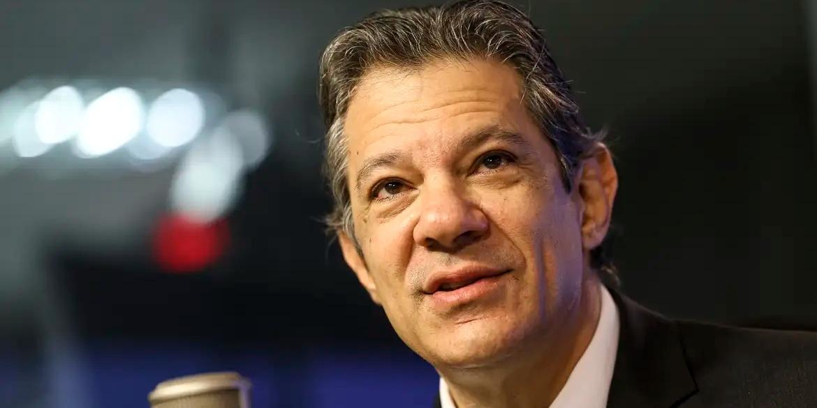 Haddad afirmou que a linha de crédito beneficiará o trabalhador que trocar a dívida mais cara por dívida mais barata (MARCELO CAMARGO/AGÊNCIA BRASIL)