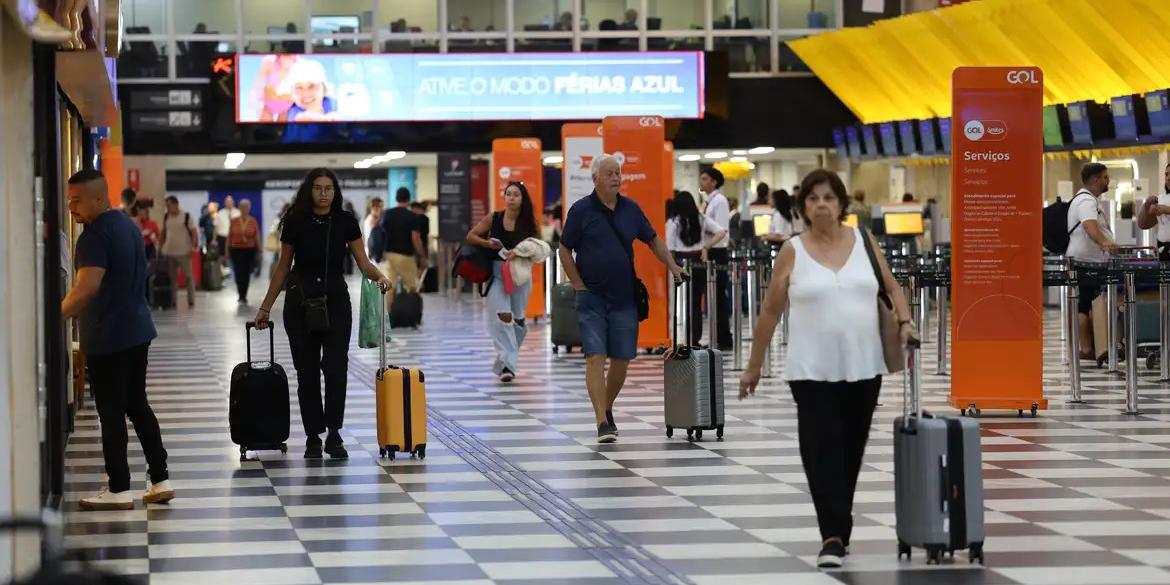 Passagens reservadas no período têm como destino 82 dos 5.570 municípios (Rovena Rosa/Agência Brasil)