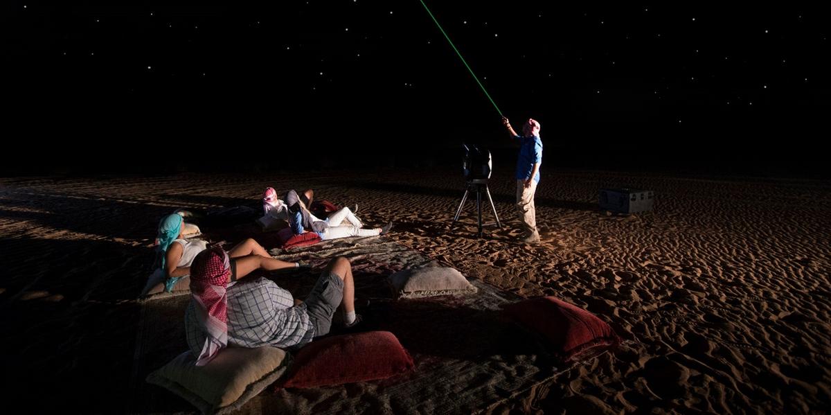 Emirado tem céu limpo na maior parte do ano e paisagens desérticas ideais para observações astronômicas (Divulgação / Departamento de Economia e Turismo de Dubai (DET))
