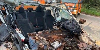 Uma pessoa morreu e outras quatro ficaram feridas (Corpo de Bombeiros / Divulgação)