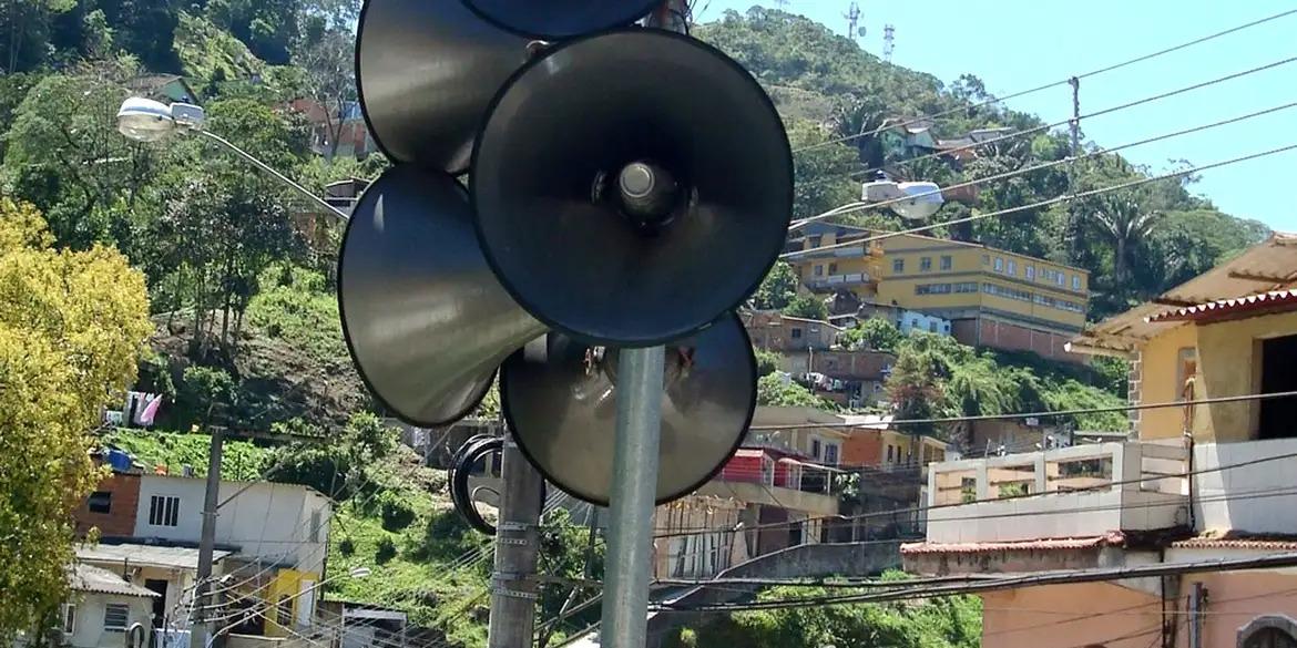Sistema de Alerta e Alarme da prefeitura do Rio conta com 164 sirenes estão instaladas em 103 comunidades (Defesa Civil Petrópolis/Divulgação)