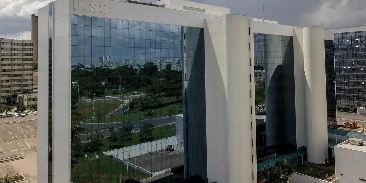 Eles cobram do governo federal medidas para reestruturação da carreira e avaliação de desempenho dos servidores (Rafa Neddermeyer / Agência Brasil)
