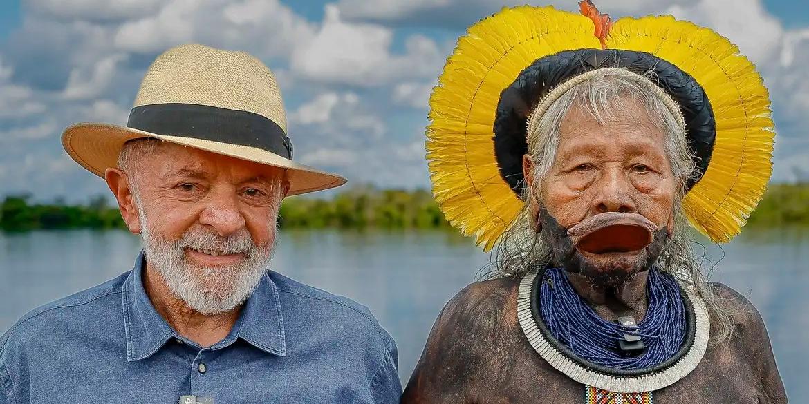 Reconhecimento das realizações do líder indígena em favor dos povos originários e da proteção do meio ambiente (RICARDO STUCKERT / PR)