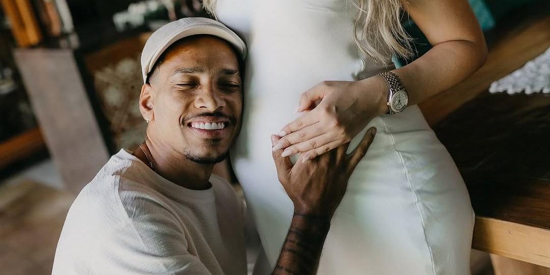 Thalyta Lima e Matheus Pereira celebram nascimento do filho Theo (Reprodução /Instagram Matheus Pereira - foto: @lucarvalhofotografiadefamilia @melloecarvalhofotografia)