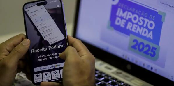 Existem dois modelos de deduções: o desconto simplificado e o por deduções legais (Joédson Alves / Agência Brasil)
