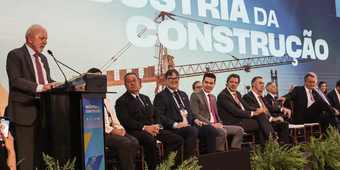 Ao falar para empresários da construção civil, Lula afirmou que é preciso fazer mais e, para ele, o setor está preparado (Paulo Pinto/Agência Brasil)