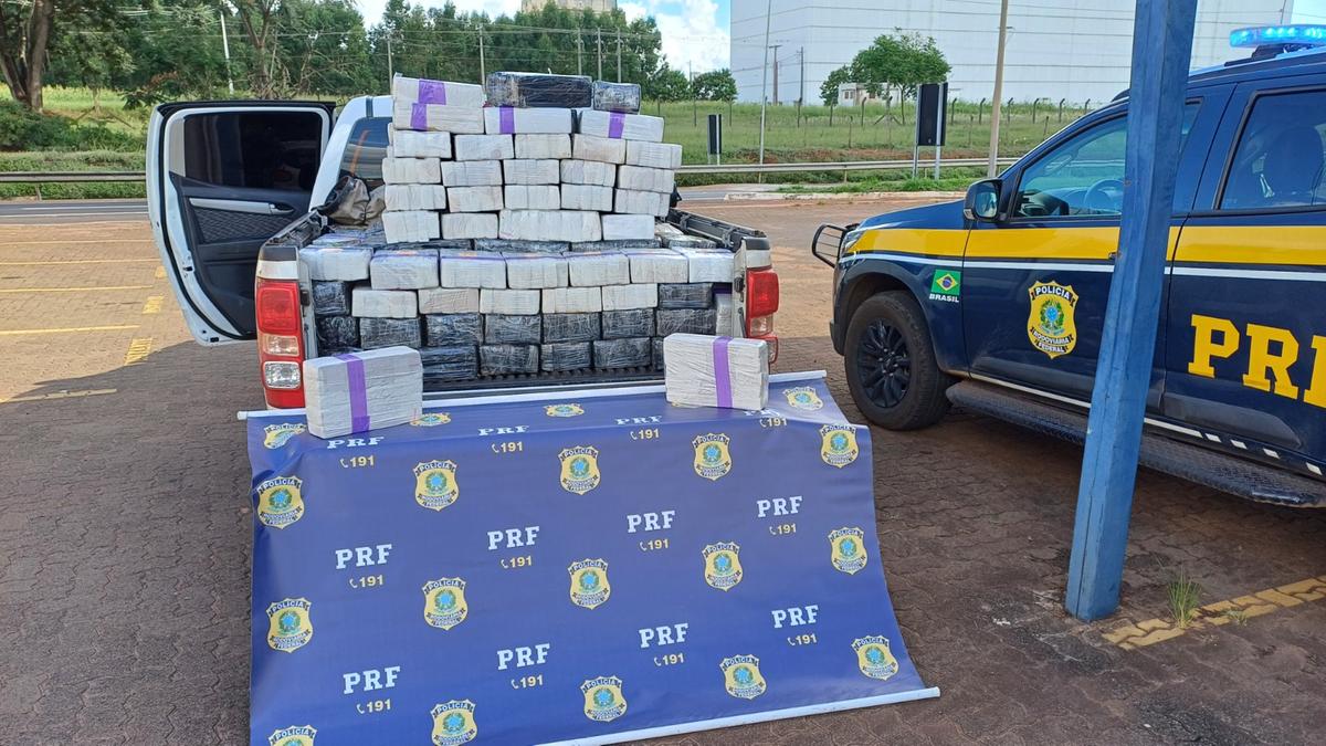 Caminhonete transportava meia tonelada de maconha em Uberlândia, no Triângulo Mineiro (Divulgação/ PRF)
