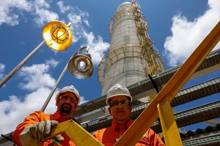 No caso do Brasil, haverá uma taxa mínima de 10% na maior parte dos itens exportados. Aço e alumínio pagarão 25% (Fernando Frazão/Agência Brasil)