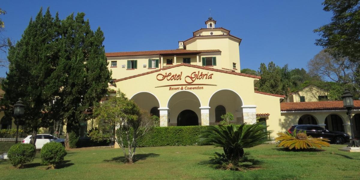 Possui localização privilegiada e está em frente ao Parque das Águas de Caxambu (Divulgação/Hotel Glória Caxambu)