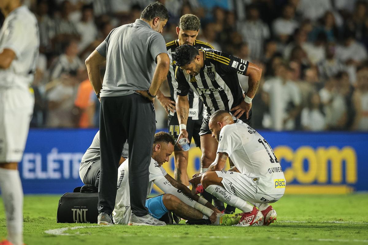 Neymar se machucou ainda no 1º tempo (Flickr Atlético)