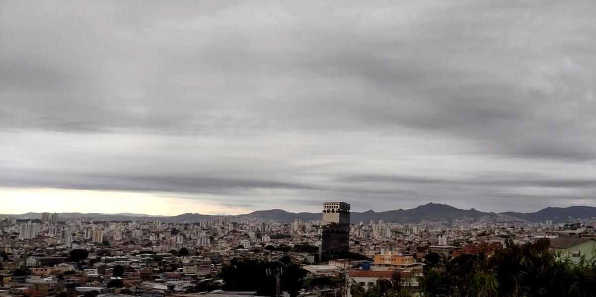 Dia deve ser nublado em BH neste sábado (Nelson Flores)