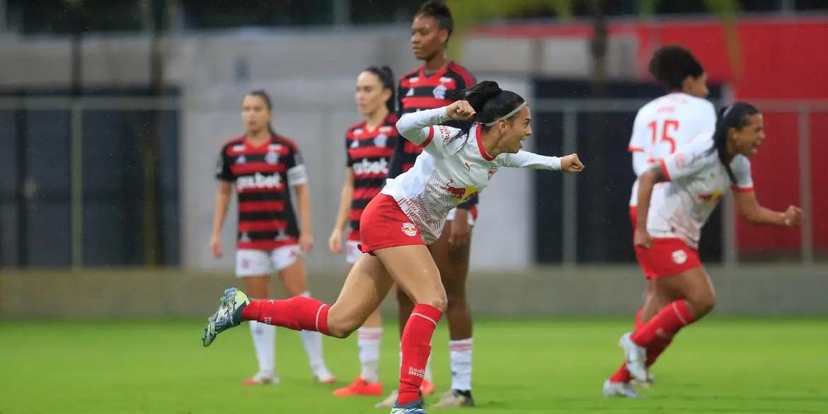 Atacante Thayslane marcou os dois gols da equipe mandante (Fernando Roberto/Red Bull Bragantino)