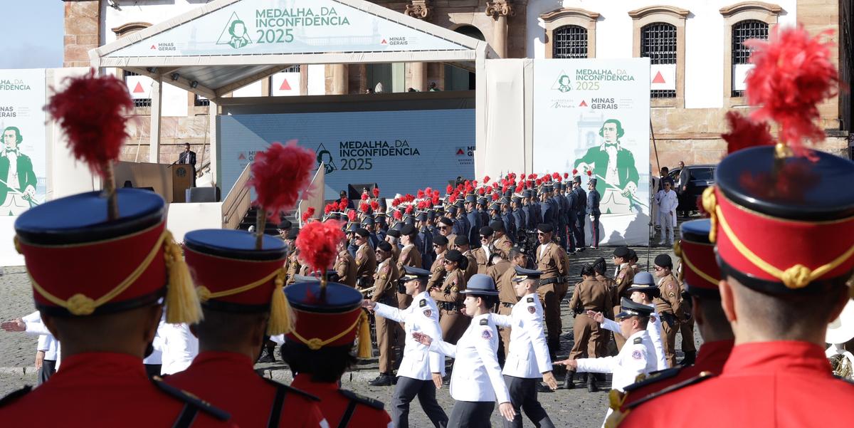 Cerimônia de entrega da medalha da Inconfidência ocorreu na manhã desta segunda-feira (21) (Cristiano Machado/Imprensa MG)