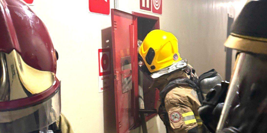 Sistema de hidrantes foi fundamental para os bombeiros controlarem incêndio na rua da Bahia, no Centro de BH (Divulgação/ CBMMG)