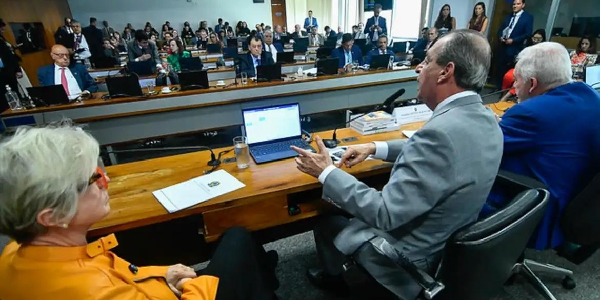 Nenhum senador se manifestou contra o fim da reeleição na CCJ (Geraldo Magela/Agência Senado)