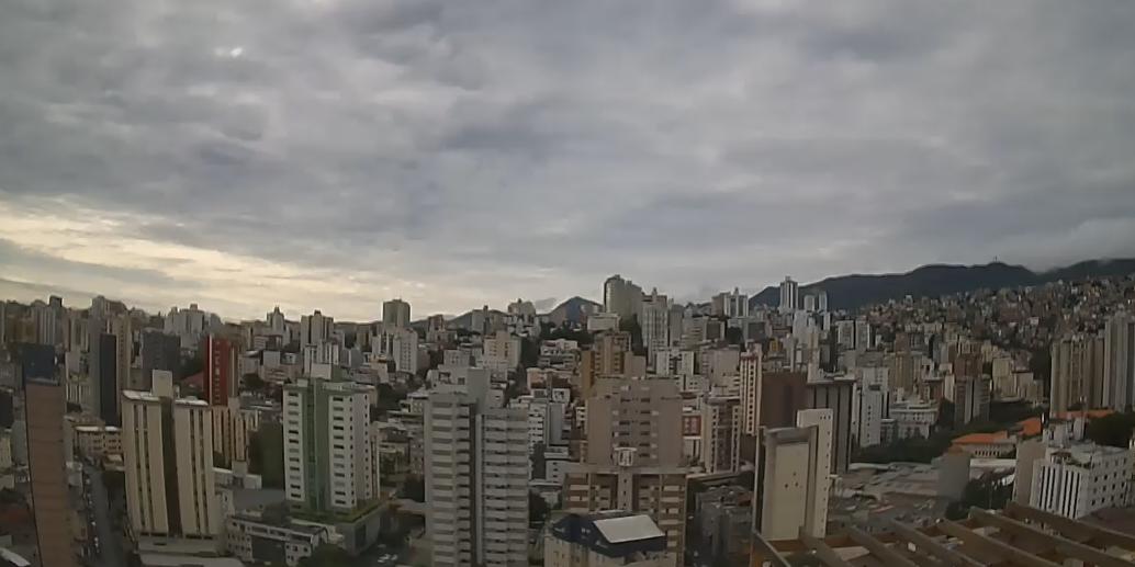 Céu amanheceu nublado na manhã desta quinta-feira (Clima ao Vivo/Reprodução)