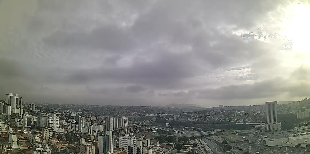 Céu amanheceu nublado na capital nesta terça-feira (Clima ao Vivo/Reprodução)