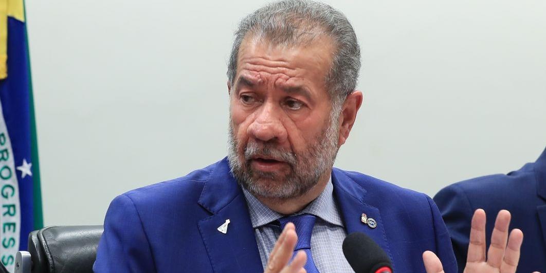 Lupi estava desde o início do governo, há dois anos e quatro meses (Lula Marques/Agência Brasil)