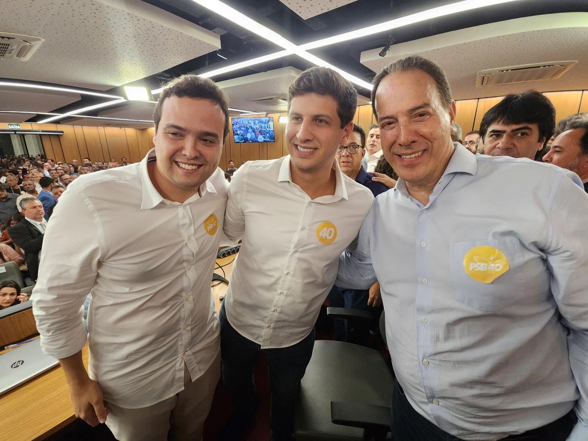 Otacílio Costa, João Campos e Ruy Muniz (Maurício Vieira)