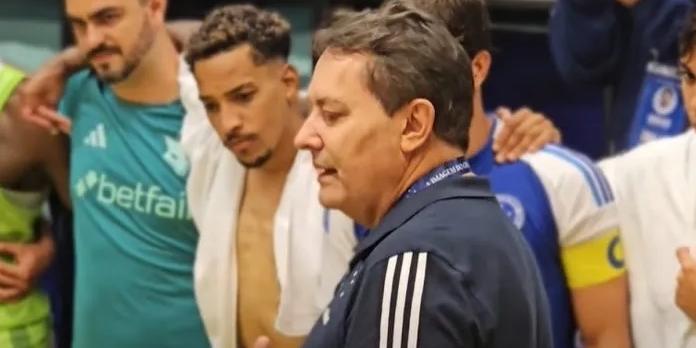 Pedro Lourenço em discurso após o jogo contra o Flamengo (Reprodução: TV Cruzeiro)