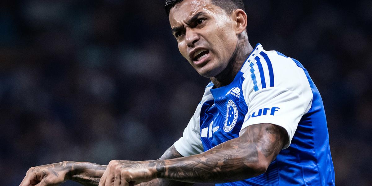 Dudu não vê problemas em gramado sintético da casa do Galo para fechar com o clube (Gustavo Aleixo/Cruzeiro)