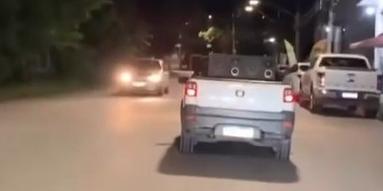 'Carro do atestado' surpreendeu moradores do bairro Vitória, na região Nordeste de BH (Reprodução/ Redes Sociais)